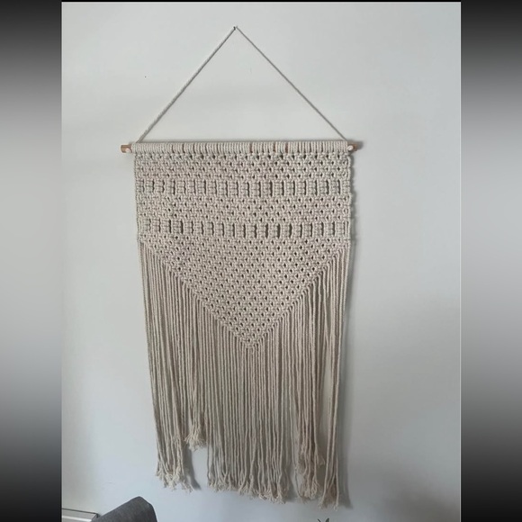 Macrame wall hanging - Picture 1 of 2